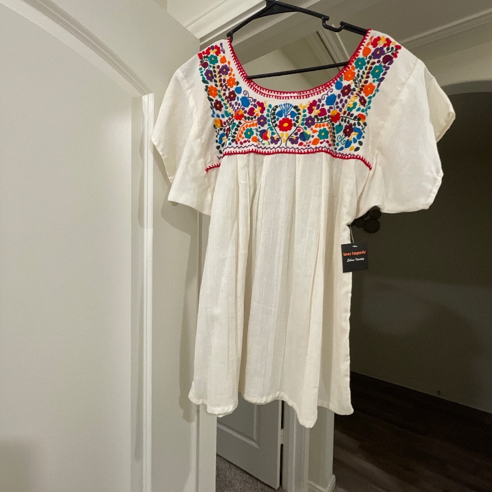BRAND NEW ETHNIC MULTI COLOR TOP SIZE M